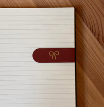Load image into Gallery viewer, Gold Vintage Bow Foil Embossed Magnetic Bookmark
